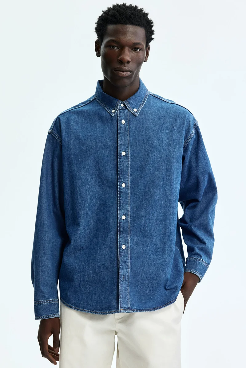 اتش اند ام قميص من الدنيم بقصة فضفاضة